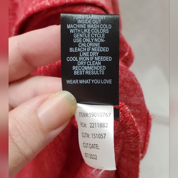 NWT TORRID SIZE 2 Super Soft Plush V-Neck Drop Shoulder Sharkbite Hem Top - Picture 11 of 12